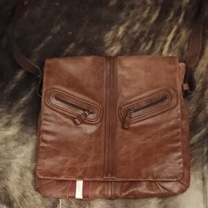 VINTAGE WILSONS LEATHER Elegant Brown Leather Messenger Bag